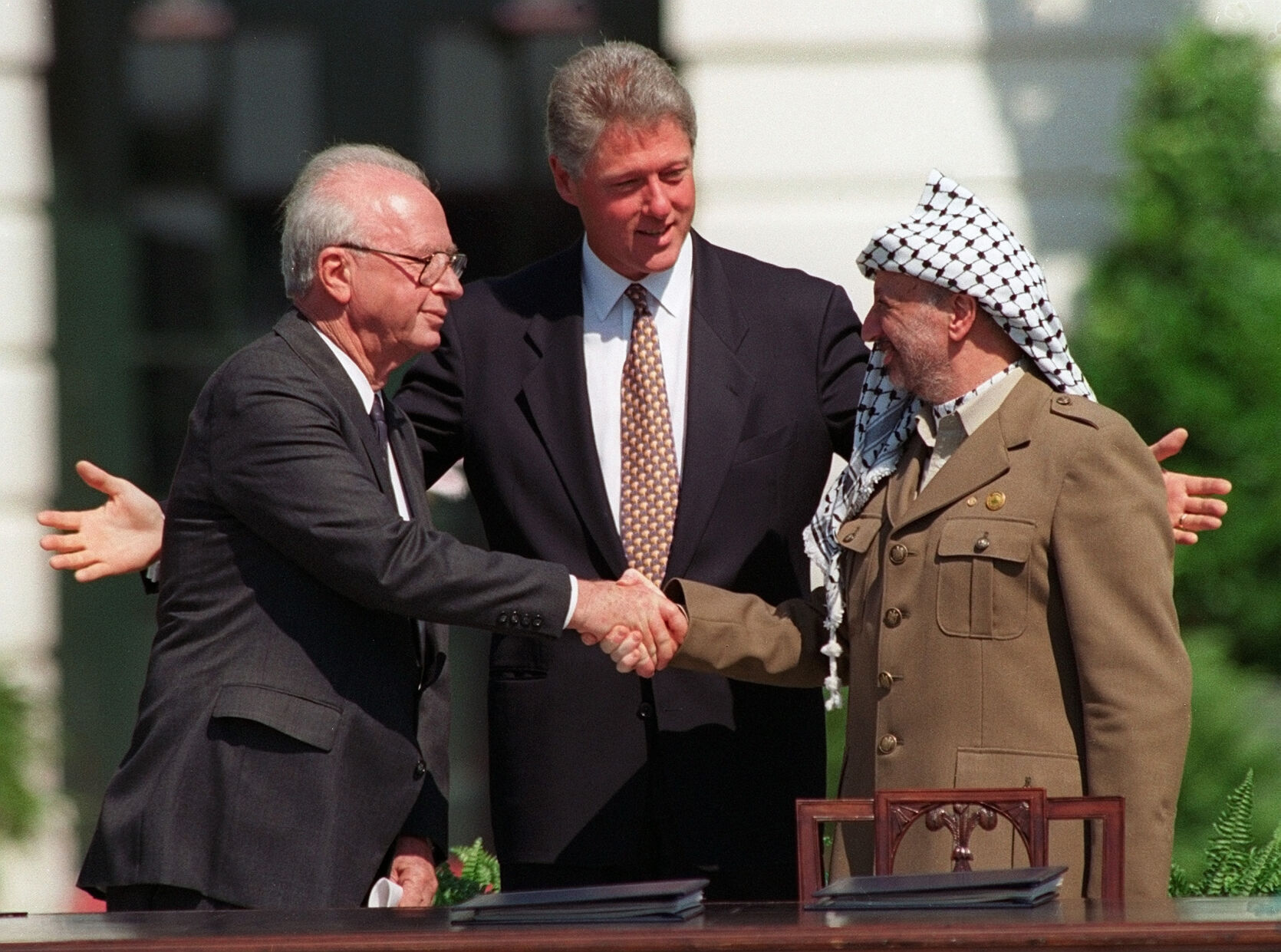 1993: Signing of peace accord between Israel and Palestinians